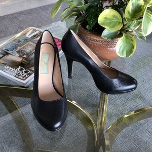 Julie Lopez Black Pump 4.25” US size 8
